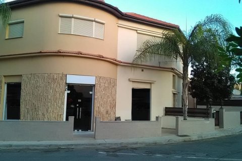 3 bedrooms Villa in Nicosia, Cyprus No. 105813 1