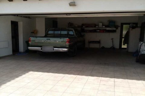 4 bedrooms House in Aradippou, Cyprus No. 81389 4