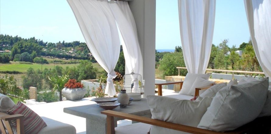 4 bedrooms Villa in Chalkidiki, Greece No. 109106