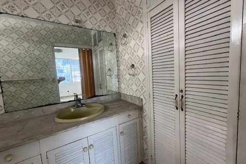 3 bedrooms Apartment in Panama City, Panama No. 110462 16