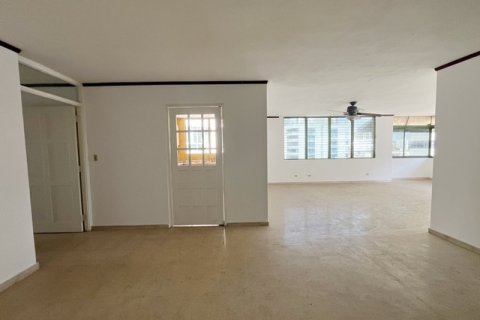3 bedrooms Apartment in Panama City, Panama No. 110462 4