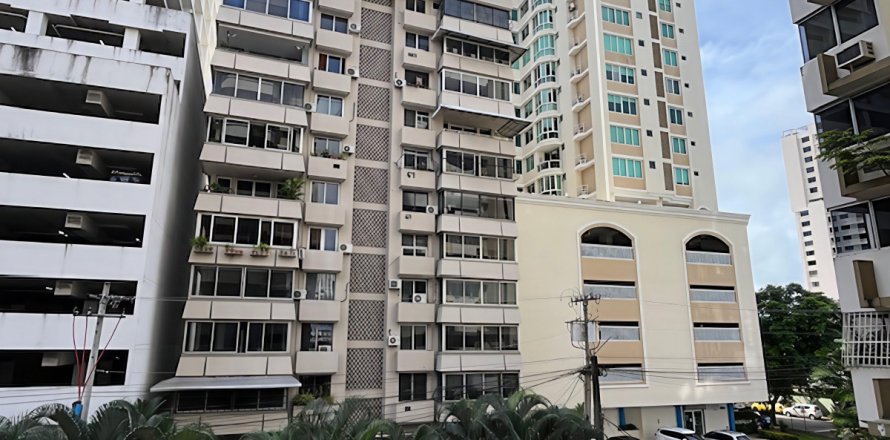 3 bedrooms Apartment in Panama City, Panama No. 110462