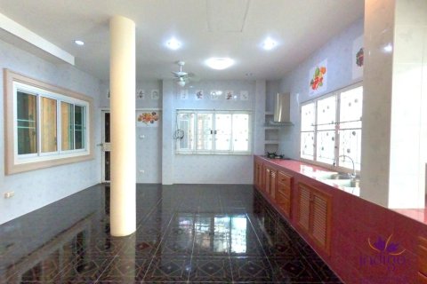 5 bedrooms House in Chiang Mai, Thailand No. 97693 7