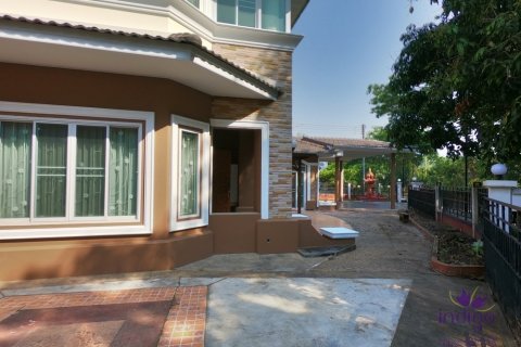 5 bedrooms House in Chiang Mai, Thailand No. 97693 2