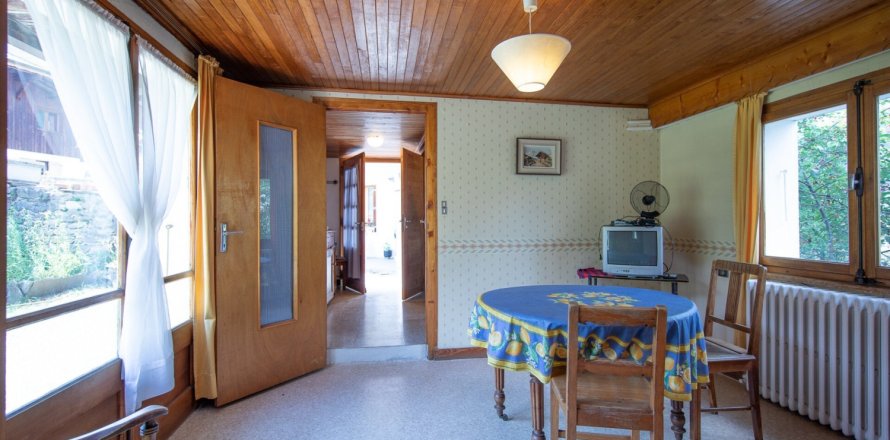 12 bedrooms House in Morzine, France No. 100128