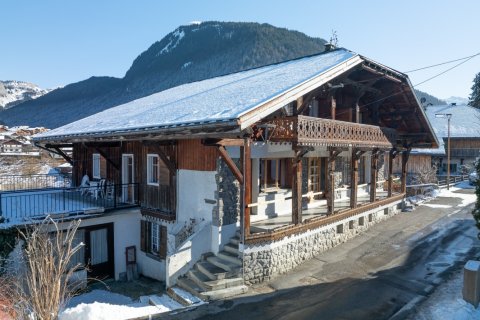 12 bedrooms House in Morzine, France No. 100128 3