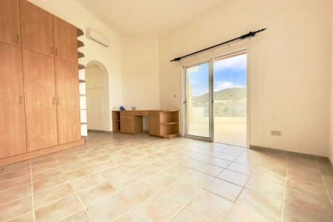 3 bedrooms Villa in Tsada, Cyprus No. 84443 5