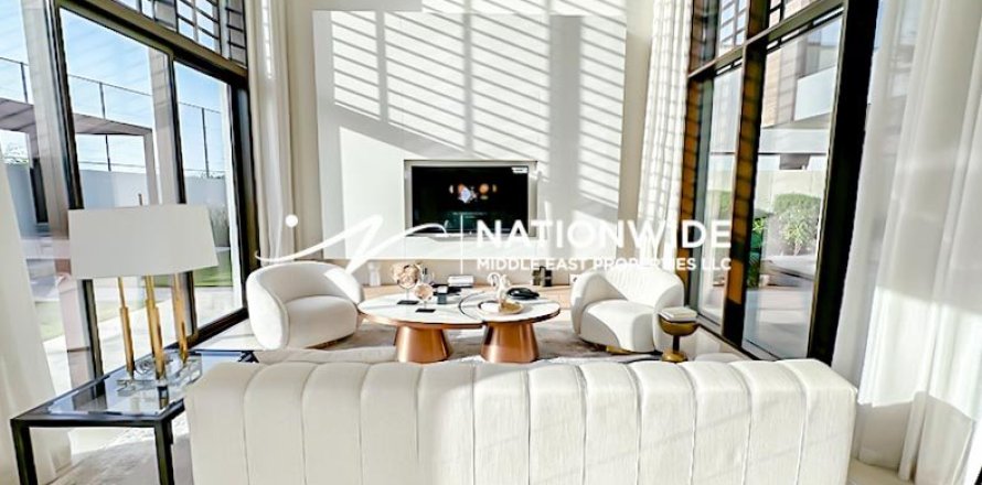 4 bedrooms Villa in Abu Dhabi, UAE No. 86522