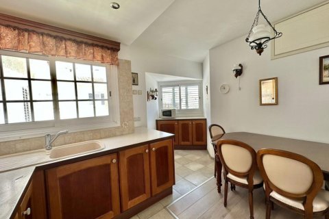 4 bedrooms Apartment in Limassol, Cyprus No. 105507 6