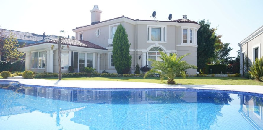 9 bedrooms Villa in Khanh Hoa, Vietnam No. 16052