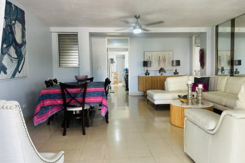 4 bedrooms Apartment in Panama City, Panama No. 109764 2