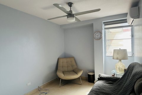 4 bedrooms Apartment in Panama City, Panama No. 109764 9