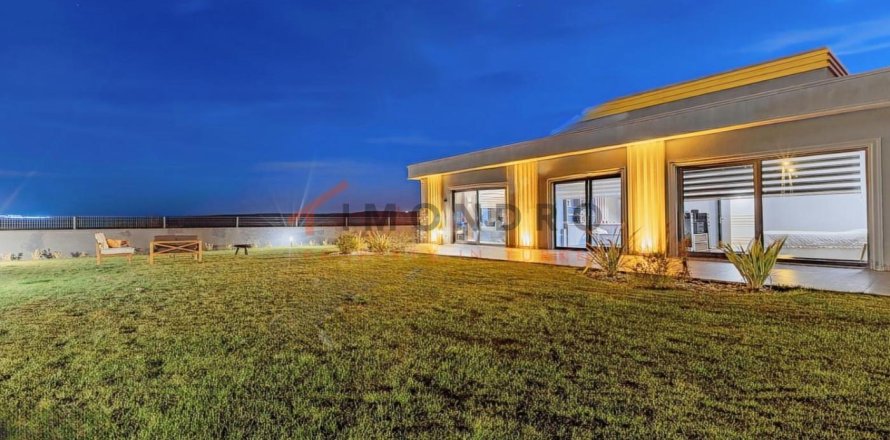 3 bedrooms Villa in Beykoz, Turkey No. 115555