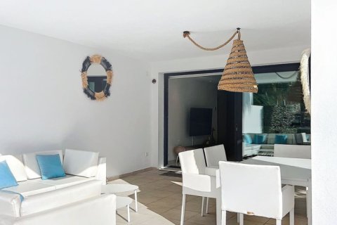 3 bedrooms Apartment in Nghia Dung, Vietnam No. 92341 4