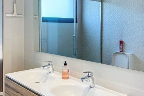 3 bedrooms Apartment in Nghia Dung, Vietnam No. 92341 23