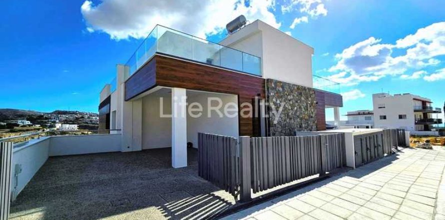 Дом с 4 спальнями в Лимассол, Кипр №63330