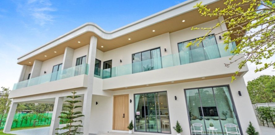 Studio Villa in Pattaya, Thailand No. 97256