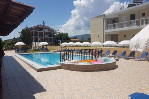 Здание с 24 спальнями в Закинтос, Греция №69591 5