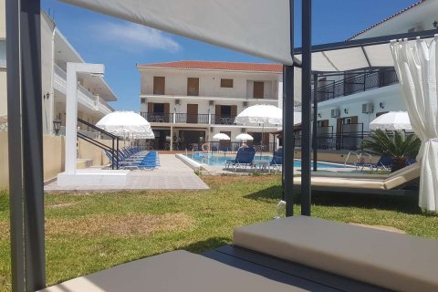 Здание с 24 спальнями в Закинтос, Греция №69591 18