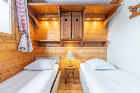 2 bedrooms Apartment in Les Allues, France No. 99651 6