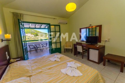 Отель, гостиница с 31 спальней в Скиатос, Греция №24248 17