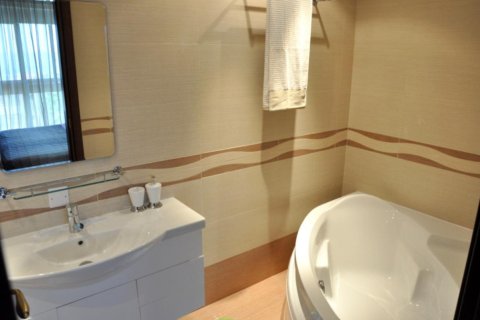 3 bedrooms Apartment in Limassol, Cyprus No. 105998 3