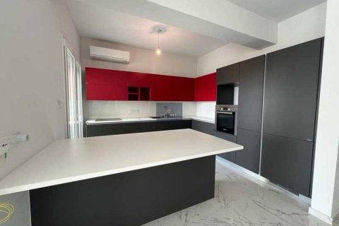 3 dormitorios Apartment en Agios Tychonas, Cyprus No. 84137 8