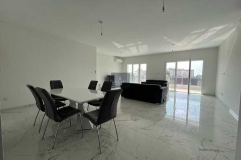 3 dormitorios Apartment en Agios Tychonas, Cyprus No. 84137 5