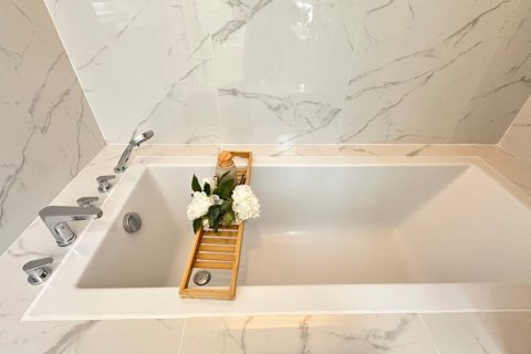 2 dormitorios Apartment en Bangkok, Thailand No. 97126 20