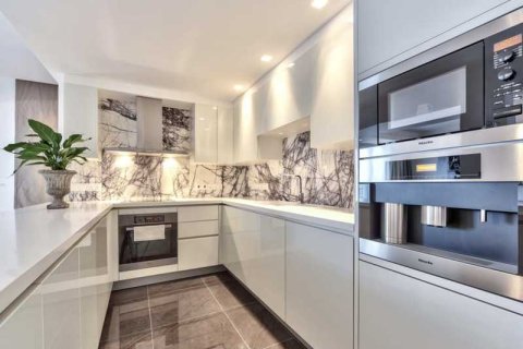 4 bedrooms Penthouse in Germasogeia, Cyprus No. 66154 2