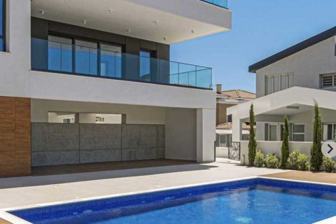 4 bedrooms Penthouse in Germasogeia, Cyprus No. 66154 1