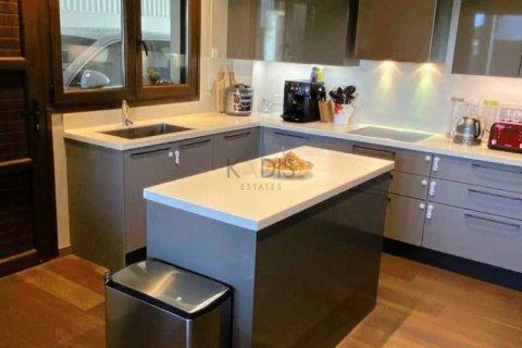 5 dormitorios Villa en Aradippou, Cyprus No. 80750 13