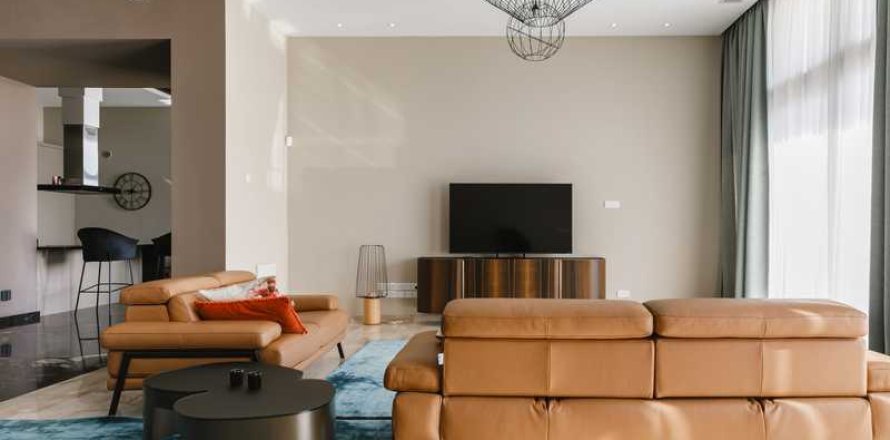 6 bedrooms Villa in Agios Tychonas, Cyprus No. 69726