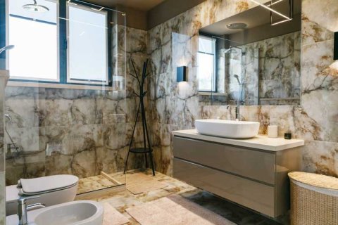 6 bedrooms Villa in Agios Tychonas, Cyprus No. 69726 13