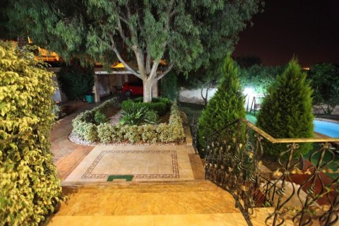 5 bedrooms Villa in Nam Xay, Vietnam No. 84904 2