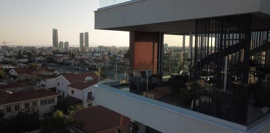 3 bedrooms Penthouse in Limassol, Cyprus No. 102412