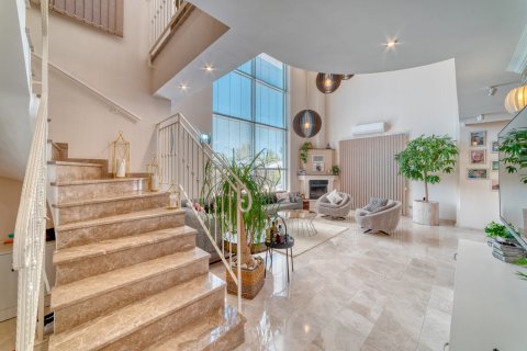 3 bedrooms Villa in Binh Duong, Vietnam No. 15427 10