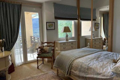 Дом с 4 спальнями в Ланейя, Кипр №76166 8