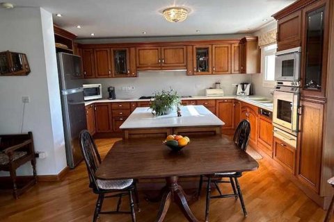 Дом с 4 спальнями в Ланейя, Кипр №76166 3