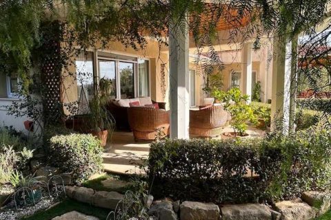 Дом с 4 спальнями в Ланейя, Кипр №76166 12