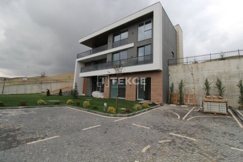 6 bedrooms Villa in Quang Ngai, Vietnam No. 89785 3