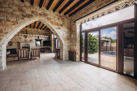 5 bedrooms House in Pano Akourdaleia, Cyprus No. 31546 3