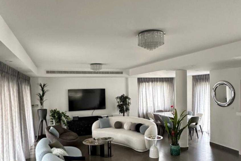 6 dormitorios House en Mouttagiaka, Cyprus No. 31871 3