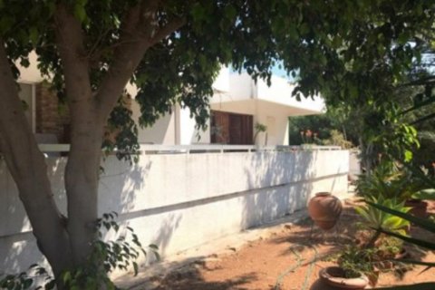 3 bedrooms Villa in Limassol, Cyprus No. 106079 3