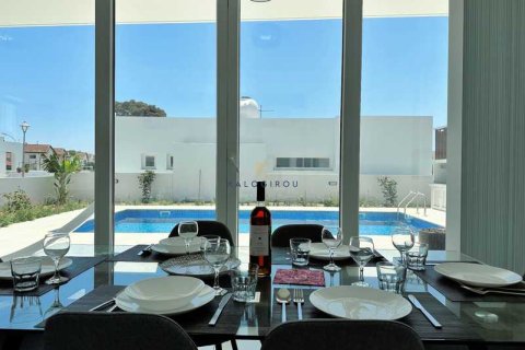 Дом с 3 спальнями в Ларнака, Кипр №31686 8