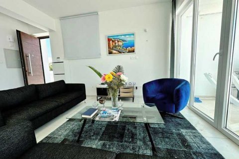 Дом с 3 спальнями в Ларнака, Кипр №31686 6