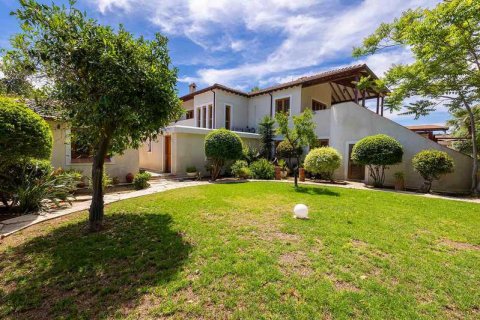 4 bedrooms House in Strovolos, Cyprus No. 31770 8