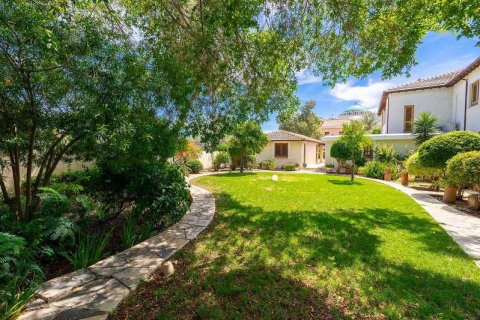 4 bedrooms House in Strovolos, Cyprus No. 31770 7