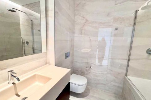 3 bedrooms Apartment in Limassol, Cyprus No. 80902 8