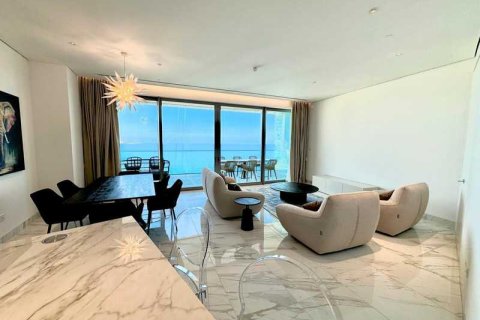 3 bedrooms Apartment in Limassol, Cyprus No. 80902 2